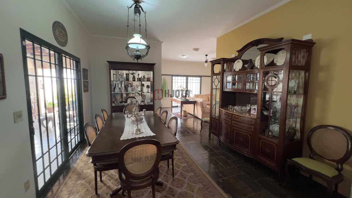 Casa Comercial à venda , Francisco fernandes, com 3 quartos, 249m²