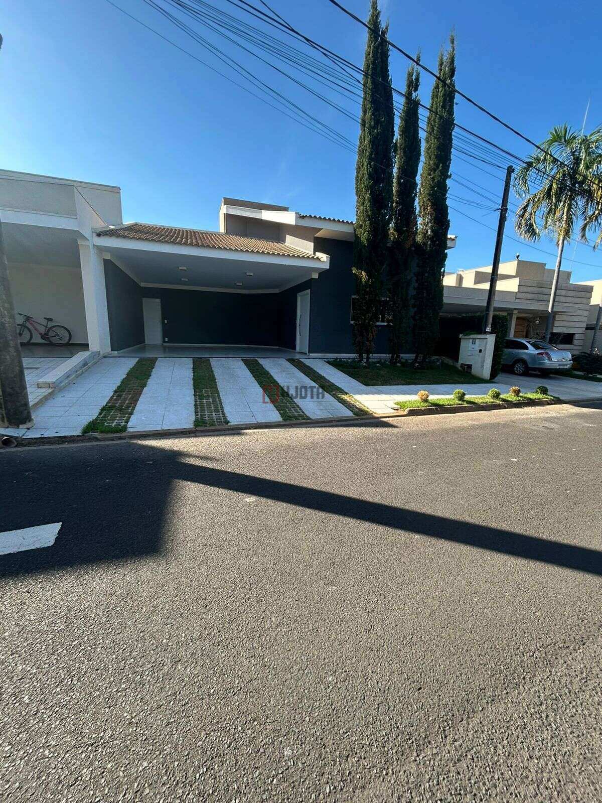 Casa 200m2 com 3 Suítes no Village Damha Mirassol