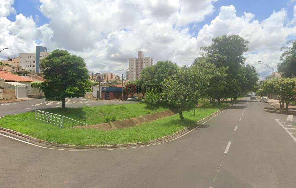 Terreno Comercial 216m2 na Av Brasilusa à venda em São José do Rio Preto